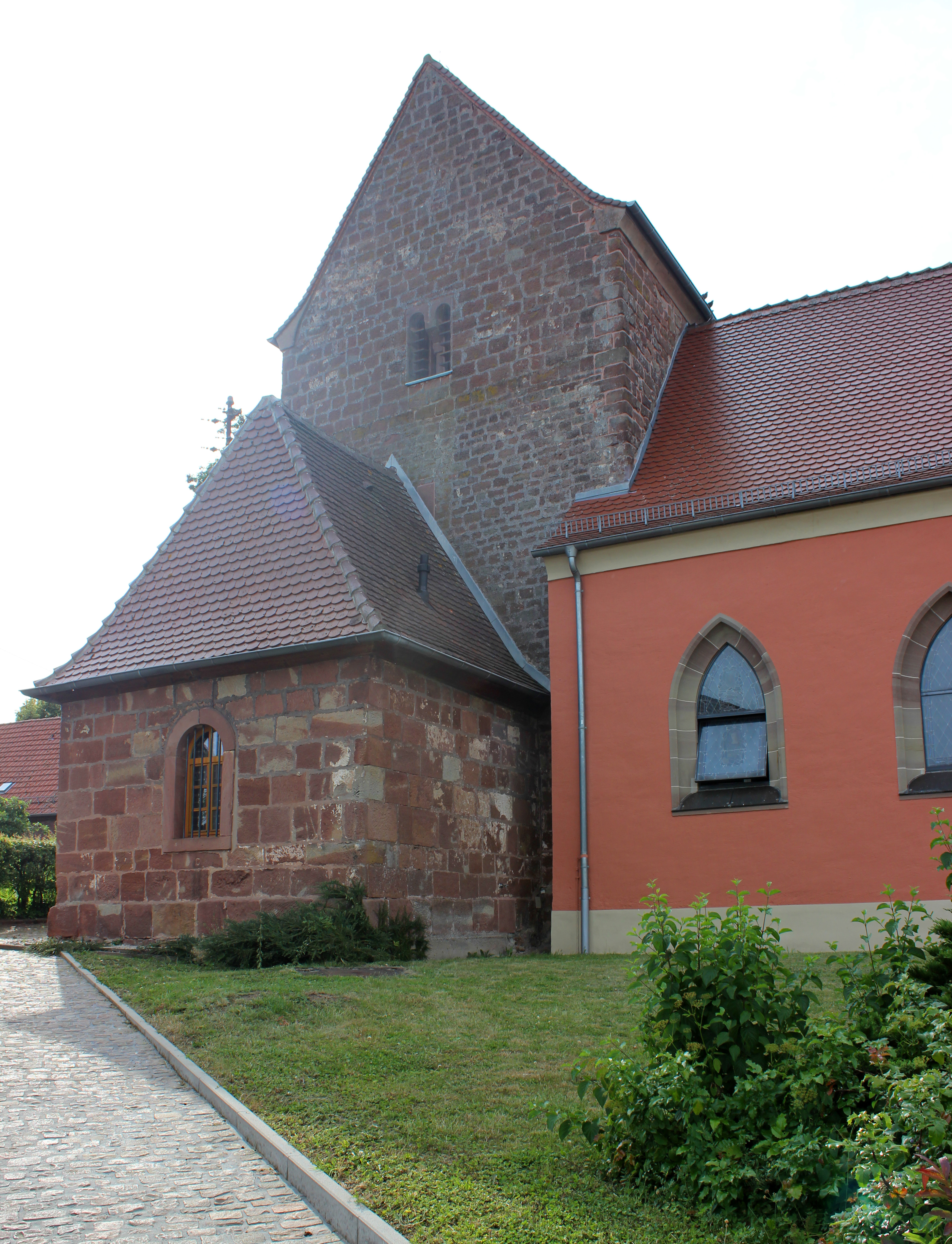 Nünschweiler_Katholische_Kirche_Mariä_Himmelfahrt_Turm_02